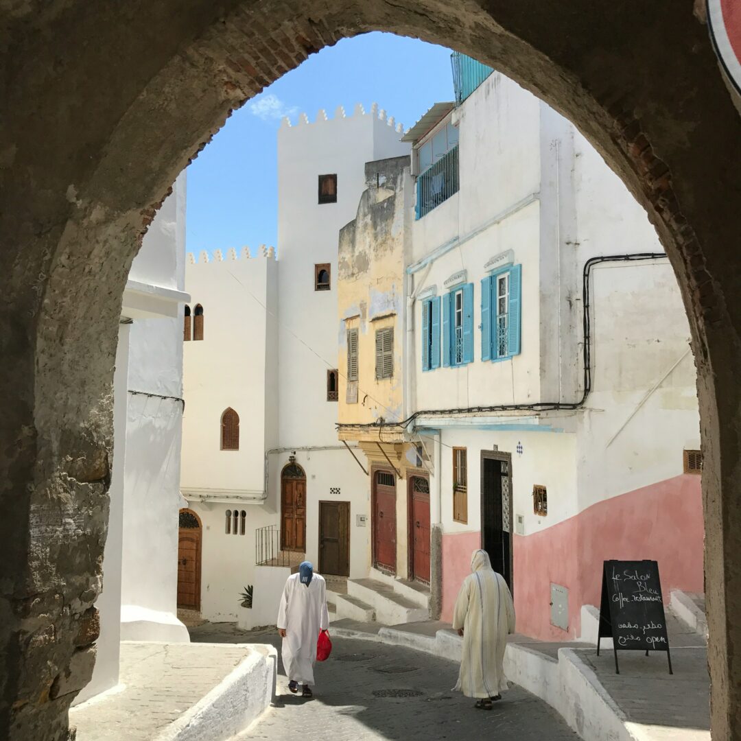 Tour de 7 Días por Marruecos: Casablanca – Chefchaouen – Fes – Merzouga – Dades – Aït Ben Haddou – Marrakech