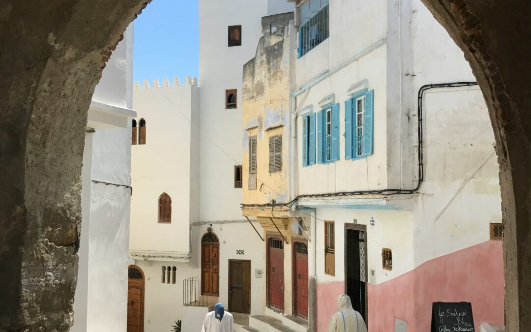 Tour de 7 Días por Marruecos: Casablanca – Chefchaouen – Fes – Merzouga – Dades – Aït Ben Haddou – Marrakech