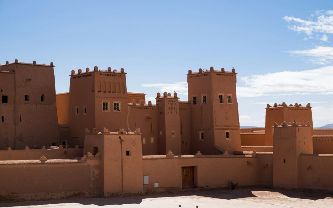 Tour de 3 Días desde Ouarzazate a Merzouga y Marrakech: Desierto y Atlas