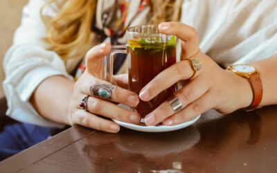 Té marroquí de menta: significado, tradición y cómo disfrutarlo en Marruecos